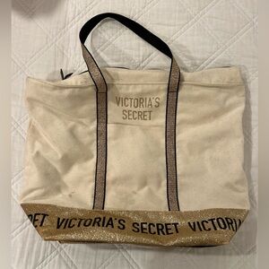 Victorias Secret. Cream/black/gold overnight bag.